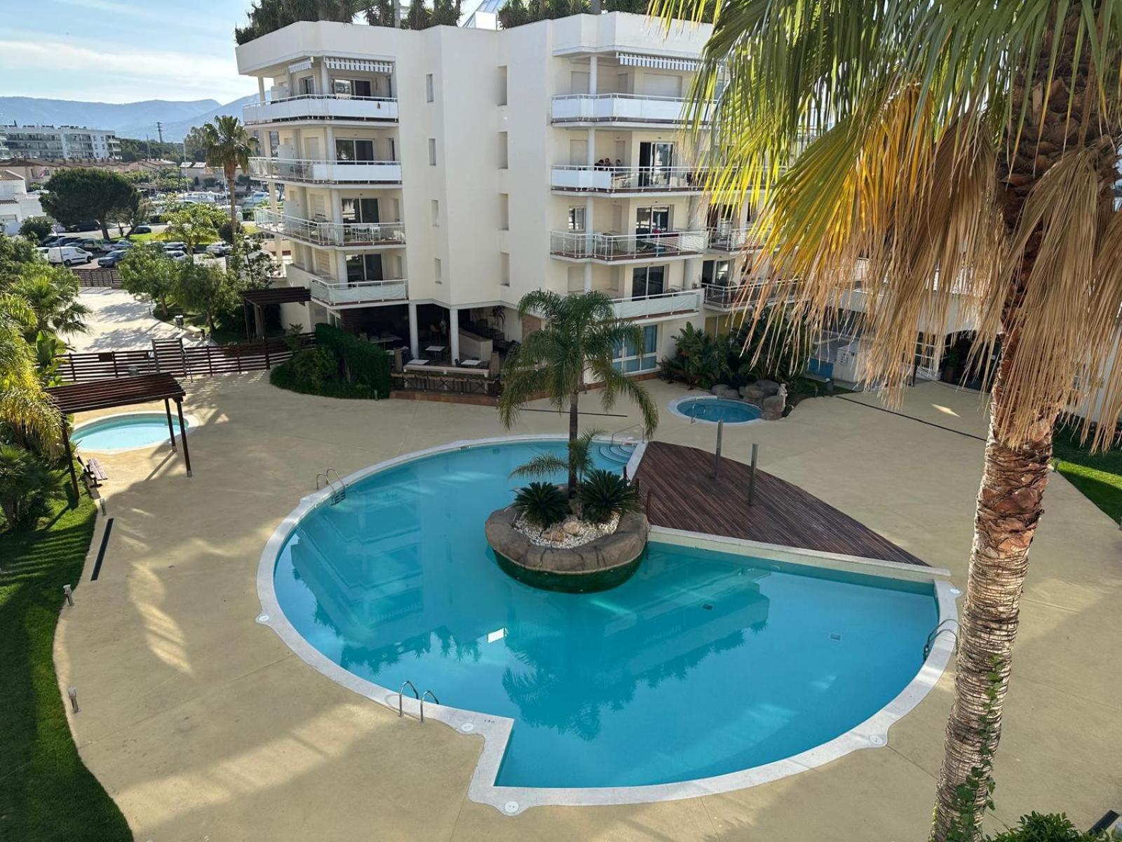 Bonito Piso En Roses Con Piscina Y Parking Av-66 Daire Dış mekan fotoğraf